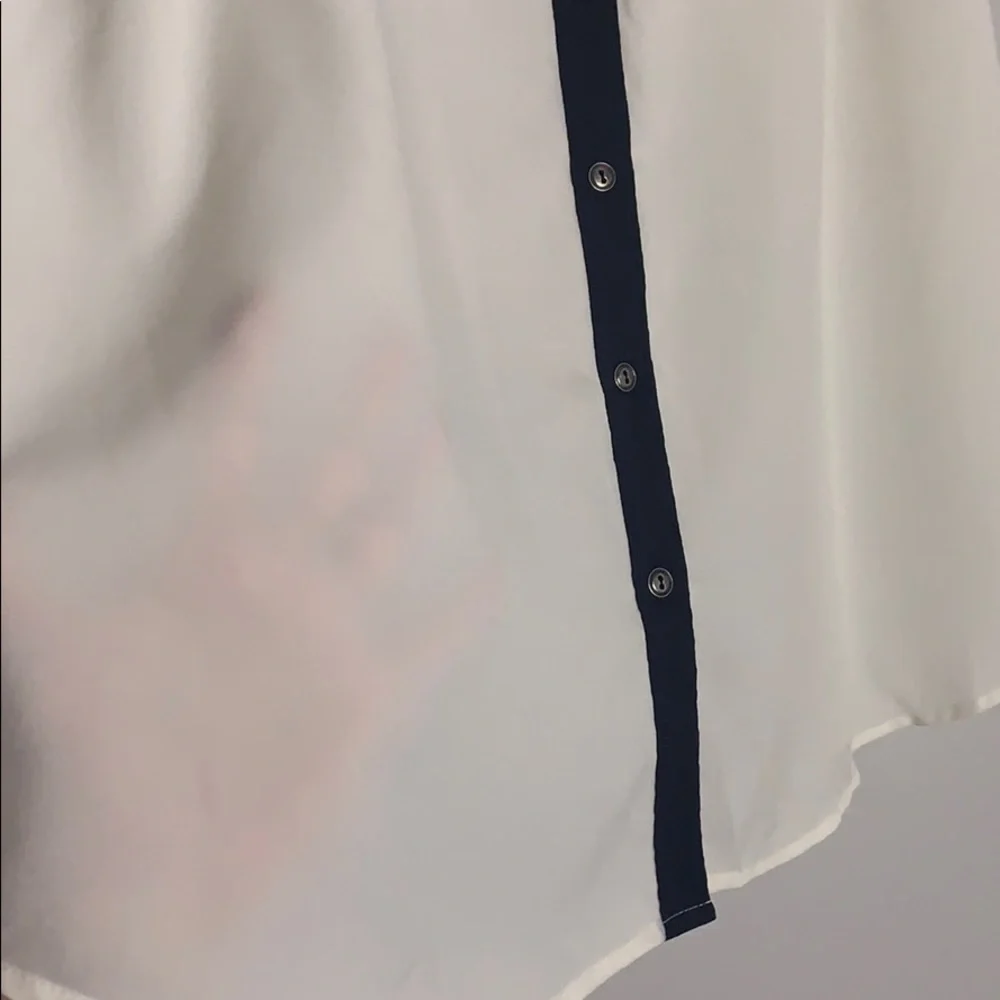 Motherhood Maternity White and Black Sleeveless Blouse - Picture 2 of 7